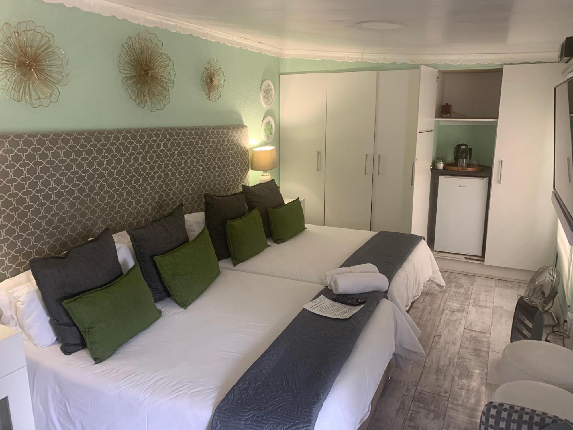 Mitchell'S Guesthouse Parow Bagian luar foto